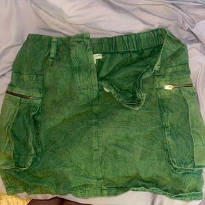 Earthbound cargo skirt never worn